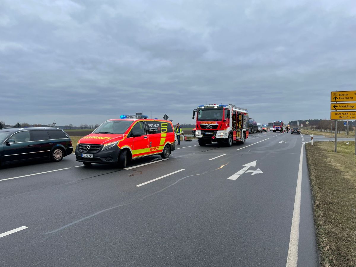 Erneut schwerer Verkehrsunfall auf Kreuzung B101 Redlin/ Friedrichsluga