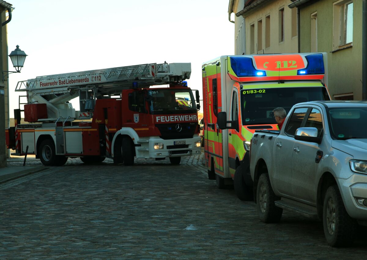 Brand im Heizungsraum verqualmt Wohngebäude