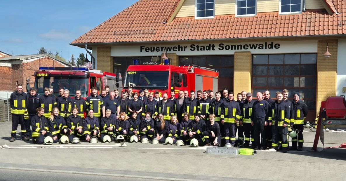 Stadt Sonnewalde bildet neue Einsatzkräfte für die Freiwillige Feuerwehr aus
