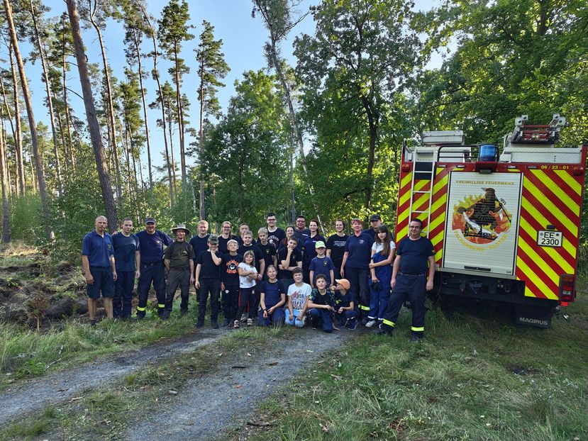 Baumpflanz-Aktion der Jugendfeuerwehren der Stadt Falkenberg