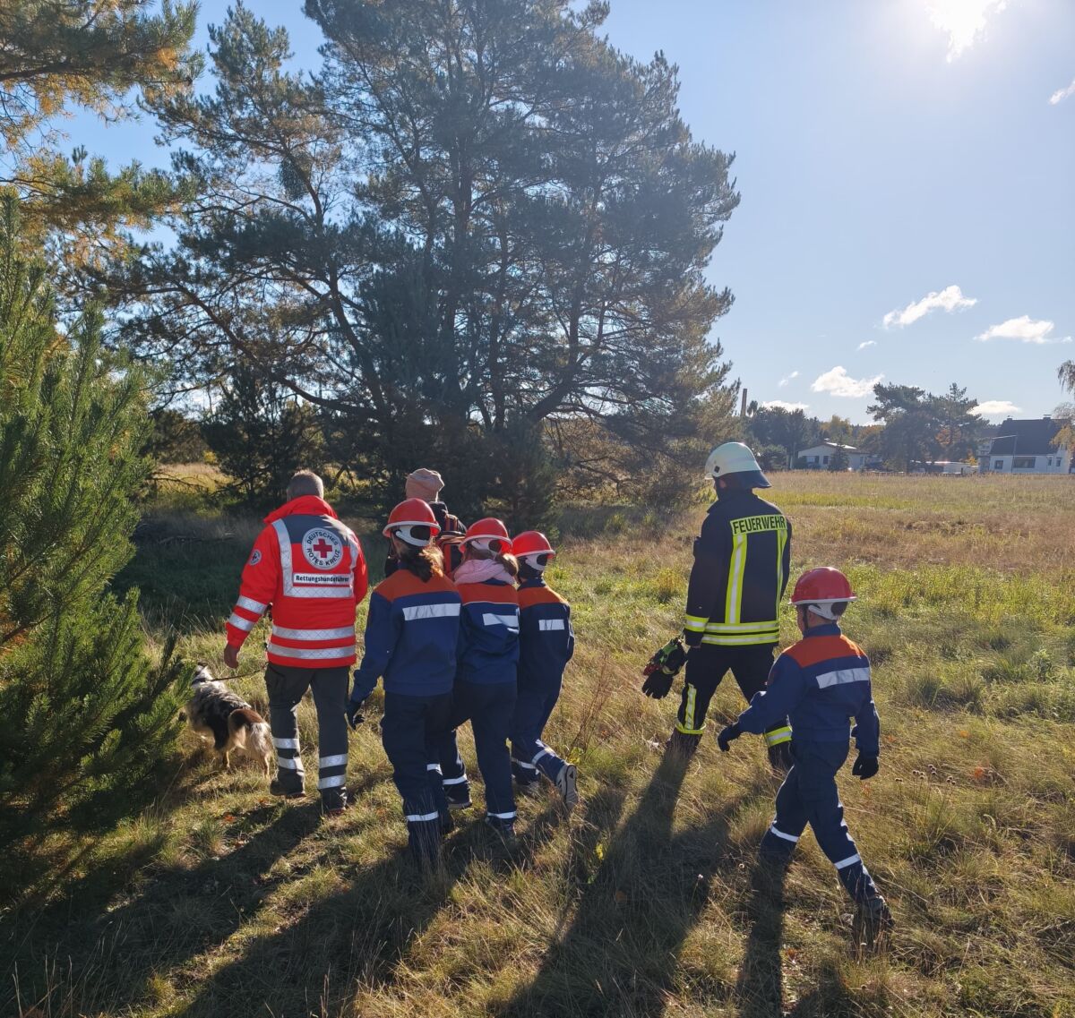 Realitätsnahe Einsatzübung in Crinitz: Vermisste Kinder, Rettungshunde und ein starkes Team